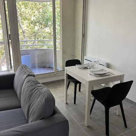 Le 44 - La Gare A Vos Pieds, Sejour D'affaires Ou Decouverte Urbaine Apartamento