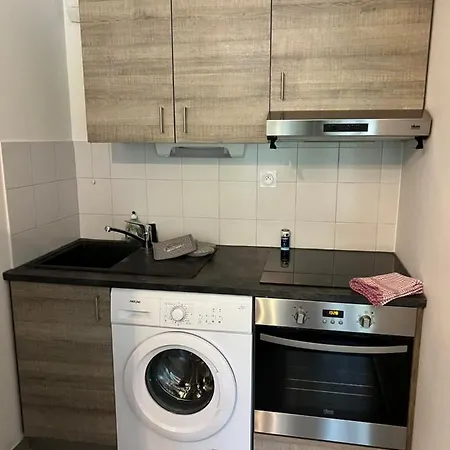 Apartamento Le 44 - La Gare A Vos Pieds, Sejour D'affaires Ou Decouverte Urbaine Grenoble