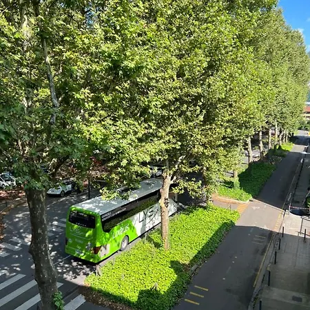 Lägenhet Le 44 - La Gare A Vos Pieds, Sejour D'affaires Ou Decouverte Urbaine *