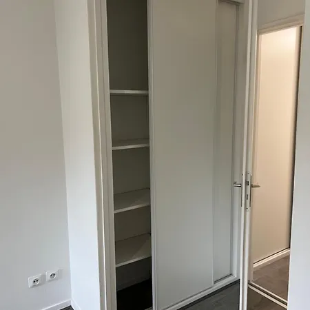 Lägenhet Le 44 - La Gare A Vos Pieds, Sejour D'affaires Ou Decouverte Urbaine Grenoble